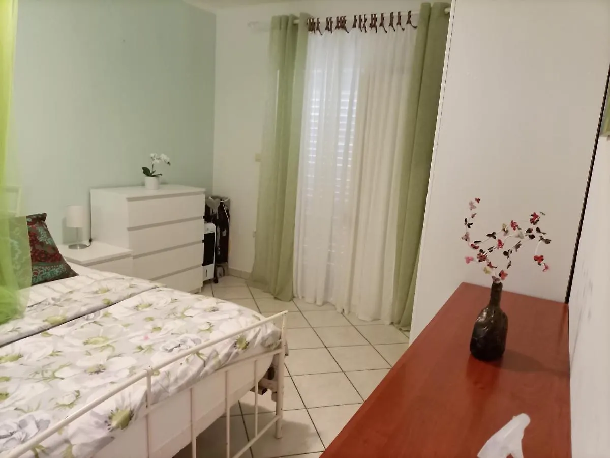Green Olive Apartment